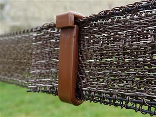 clip-plastique-pour-ruban-de-cloture-electrique